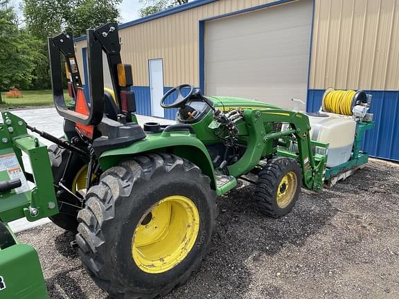 Image of John Deere 3032E equipment image 3