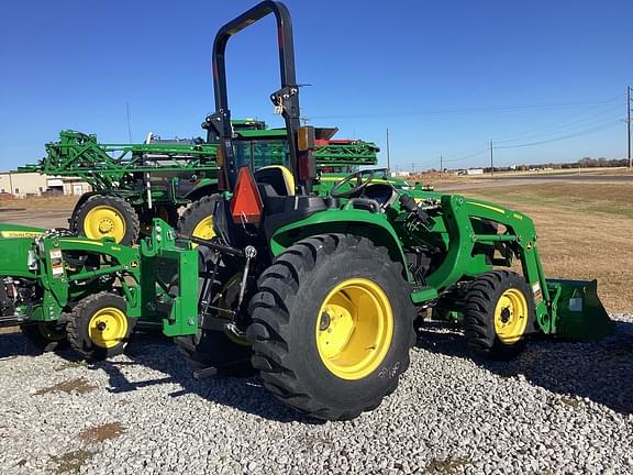 Image of John Deere 3032E equipment image 2