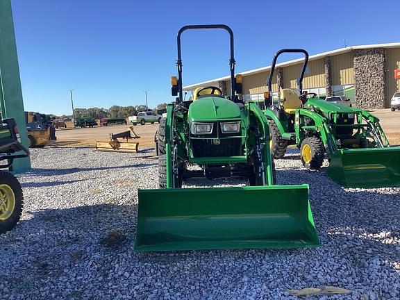 Image of John Deere 3032E equipment image 4