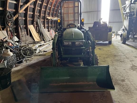Image of John Deere 3032E equipment image 1