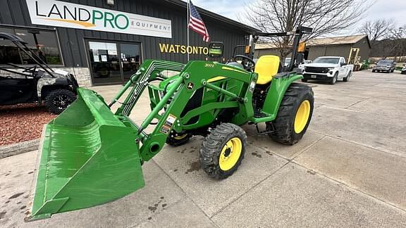 Image of John Deere 3032E equipment image 2