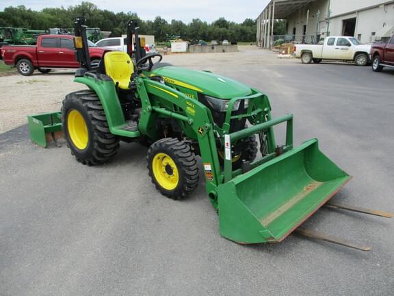 Image of John Deere 3032E equipment image 3
