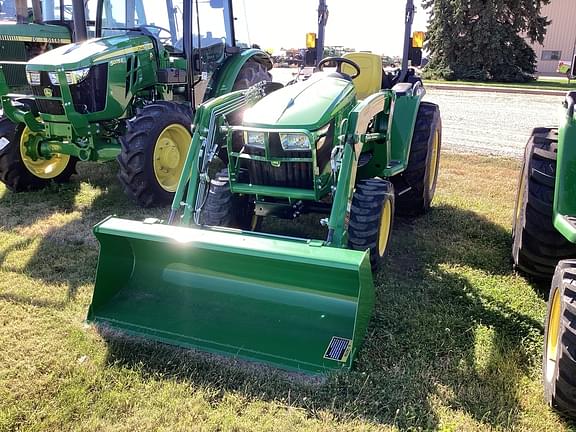 Image of John Deere 3032E equipment image 1