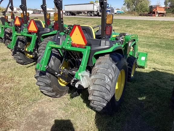 Image of John Deere 3032E equipment image 2