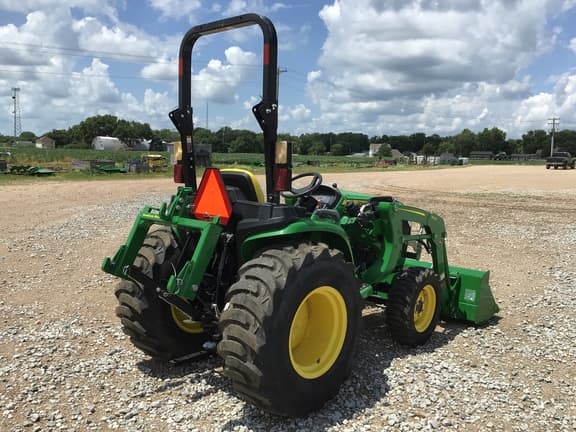 Image of John Deere 3032E equipment image 3