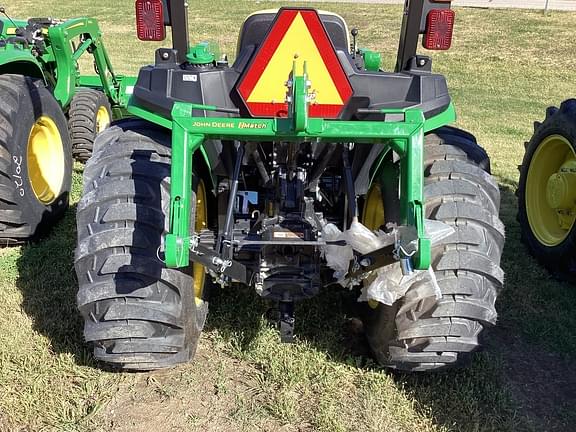 Image of John Deere 3032E equipment image 3