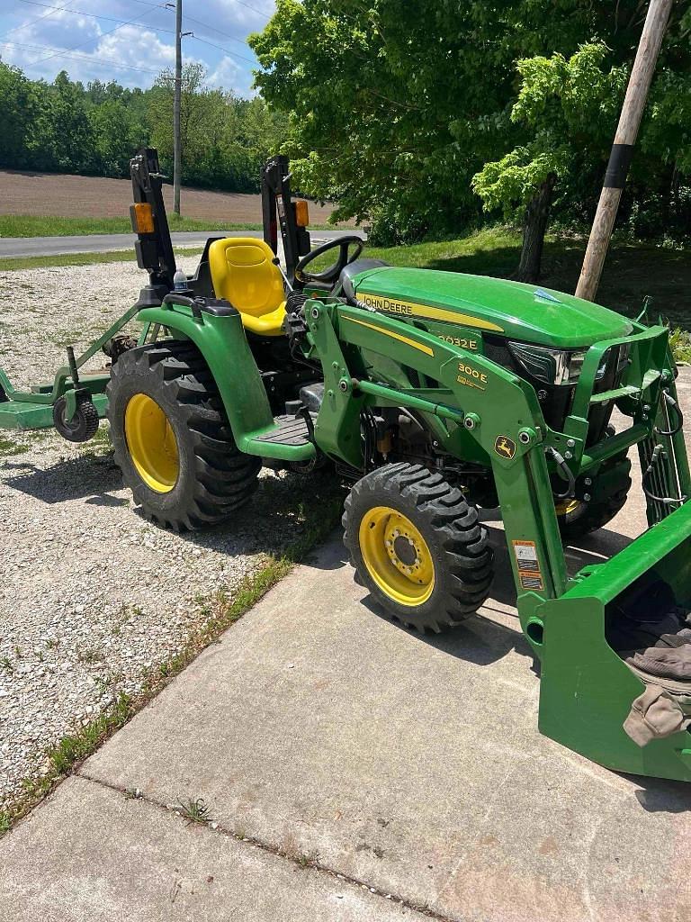 Image of John Deere 3032E Image 0