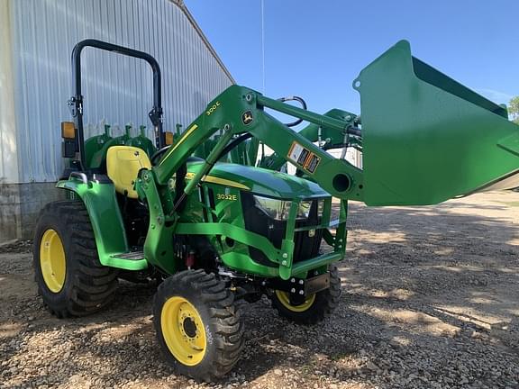 Image of John Deere 3032E Primary image