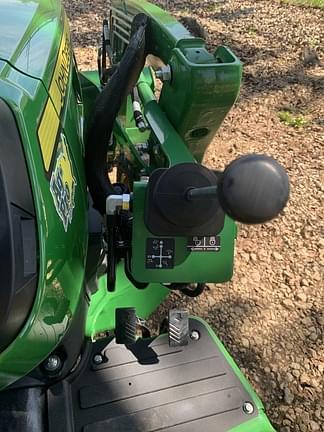 Image of John Deere 3032E equipment image 2