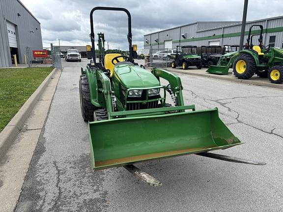 Image of John Deere 3032E equipment image 2