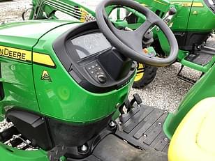 Main image John Deere 3032E 4