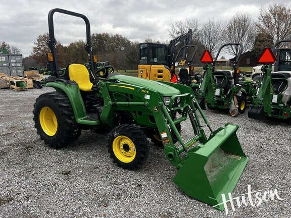 Main image John Deere 3032E