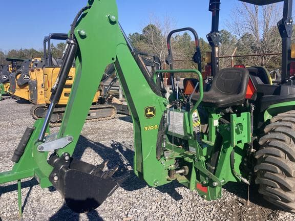 Image of John Deere 3032E equipment image 2