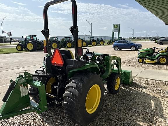 Image of John Deere 3032E equipment image 3