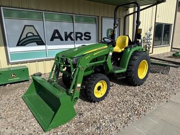 Main image John Deere 3032E