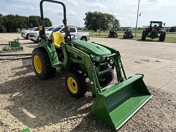 Image of John Deere 3032E equipment image 2