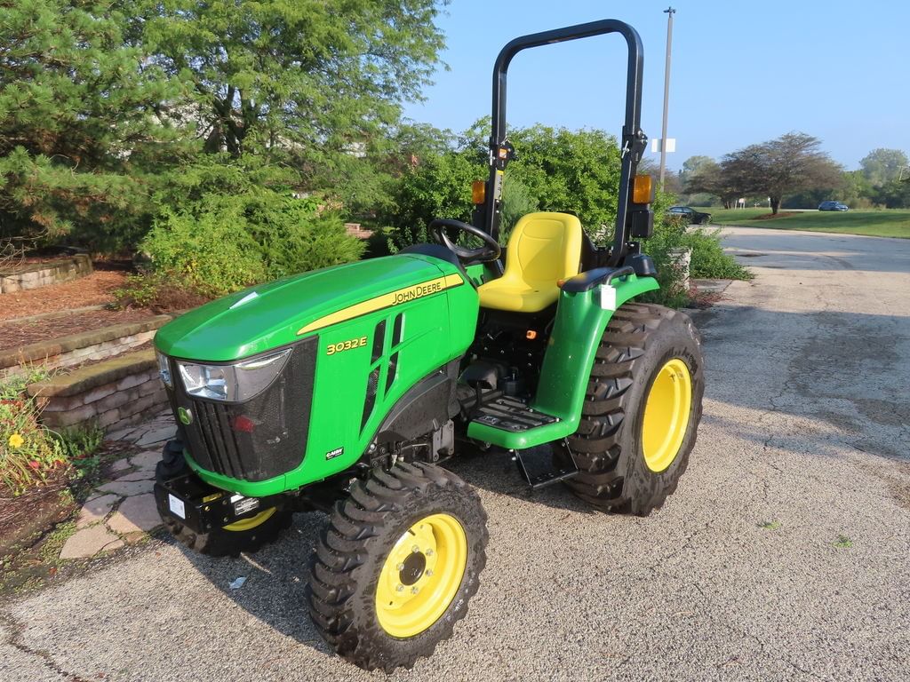 2023 John Deere 3032E Equipment Image0