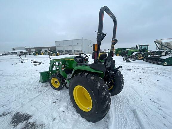 Image of John Deere 3032E equipment image 2