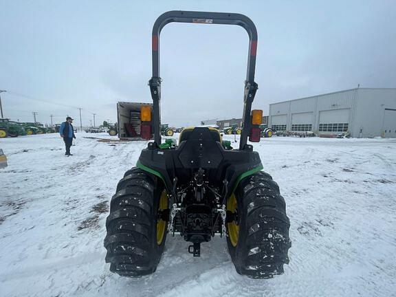 Image of John Deere 3032E equipment image 3