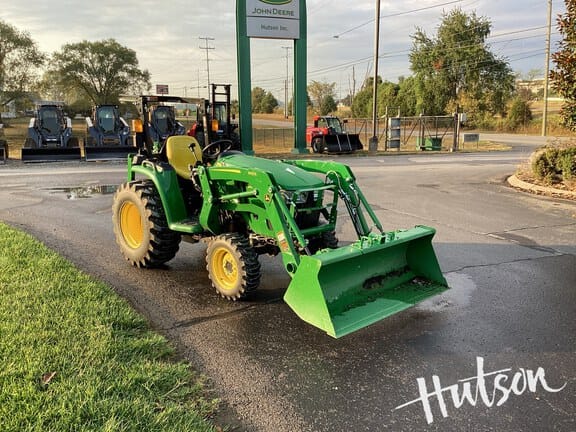 2023 John Deere 3032E Equipment Image0