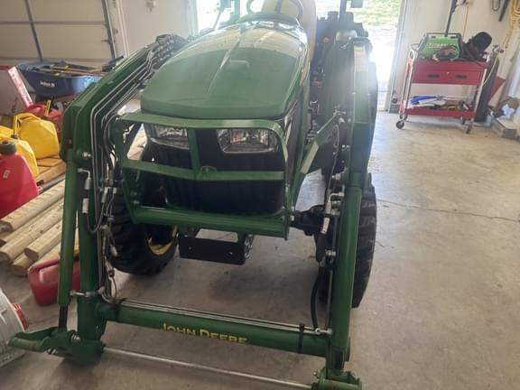 Image of John Deere 3032E equipment image 3