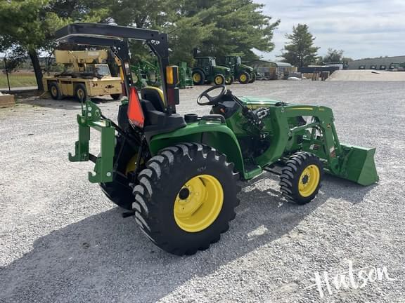 Image of John Deere 3032E equipment image 4