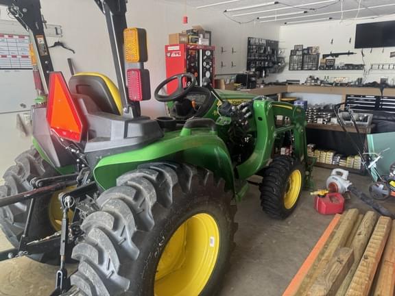 Image of John Deere 3032E equipment image 2