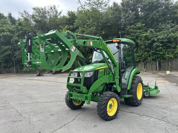 2023 John Deere 3033R Equipment Image0