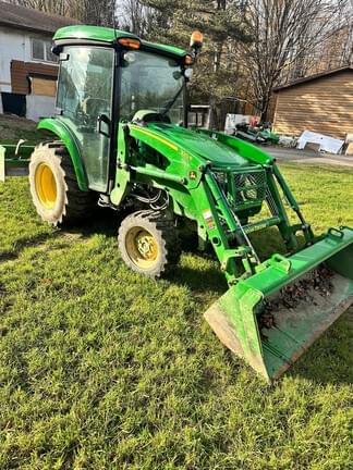 Main image John Deere 3033R