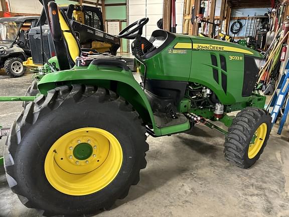 Image of John Deere 3033R equipment image 3