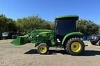 Image of John Deere 3033R equipment image 2