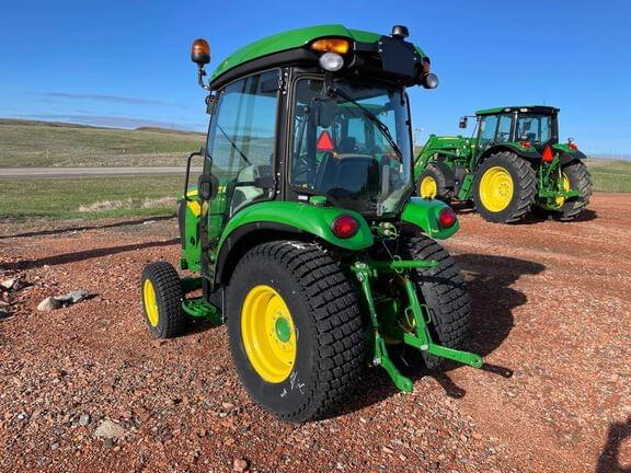 Image of John Deere 3033R equipment image 3