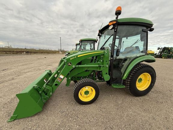 Image of John Deere 3033R equipment image 1