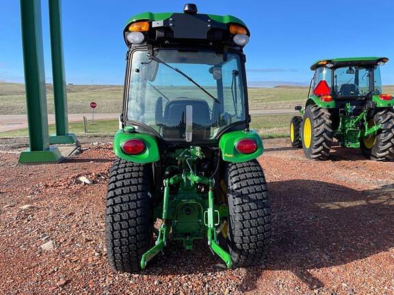 Image of John Deere 3033R equipment image 3