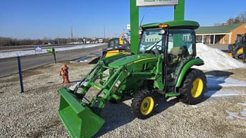 Main image John Deere 3033R