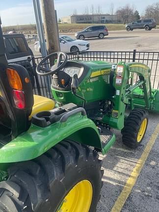 Image of John Deere 3033R equipment image 3