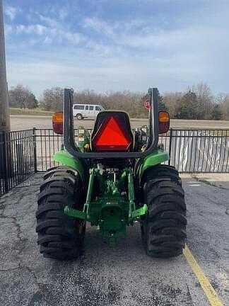 Image of John Deere 3033R equipment image 2
