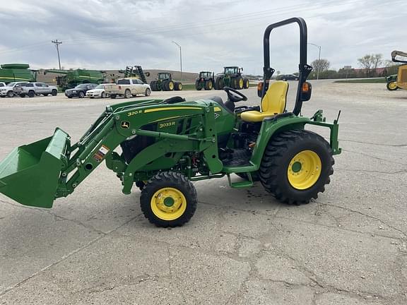 Image of John Deere 3033R equipment image 2