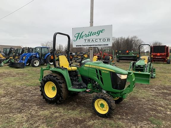 Image of John Deere 3033R equipment image 2