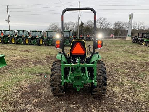 Image of John Deere 3033R equipment image 4