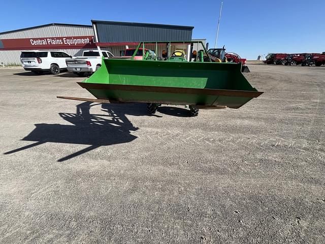Image of John Deere 3033R equipment image 2