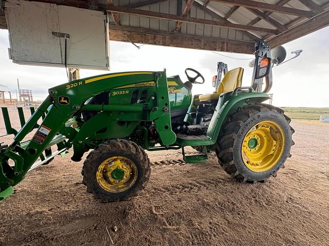 Image of John Deere 3033R equipment image 1