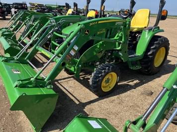 Main image John Deere 3033R