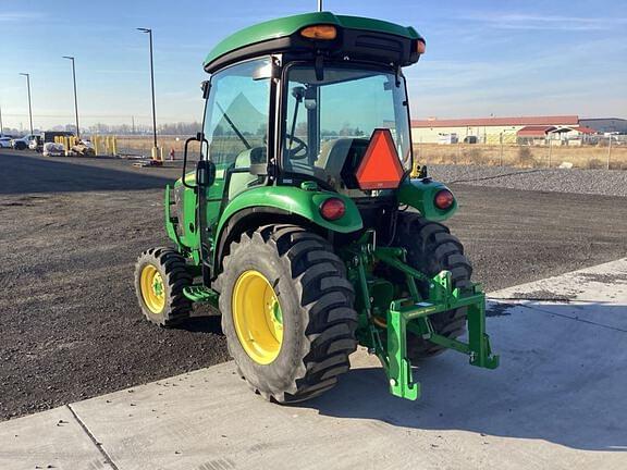 Image of John Deere 3033R equipment image 2