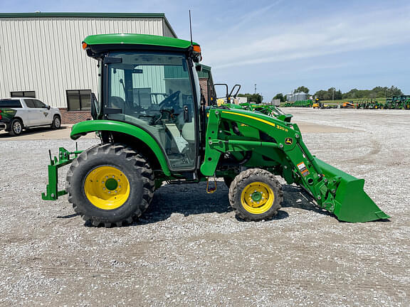 Image of John Deere 3033R equipment image 3