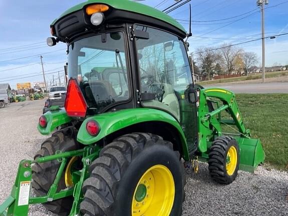 Image of John Deere 3033R equipment image 4