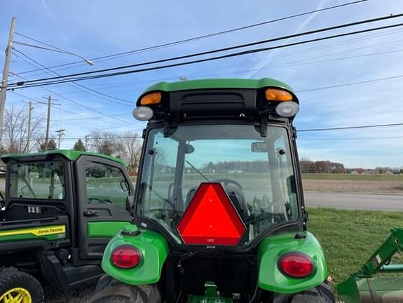 Image of John Deere 3033R equipment image 3