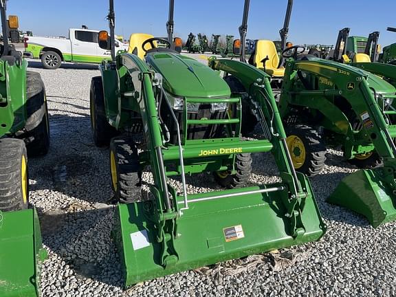 Image of John Deere 3033R equipment image 1