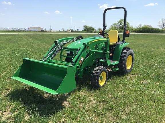 Image of John Deere 3033R equipment image 2