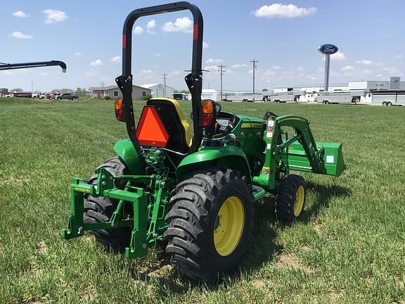 Image of John Deere 3033R equipment image 3
